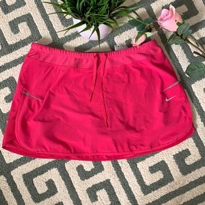 Nike Dri Fit tennis Skirt for woman’s size M pink color